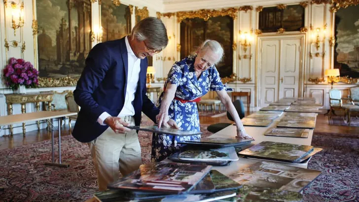 Koningin Margrethe ontwerpt voor Netflix-film
