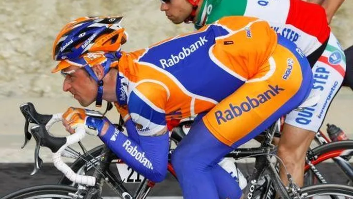 Menchov komt Dekker helpen in La Doyenne