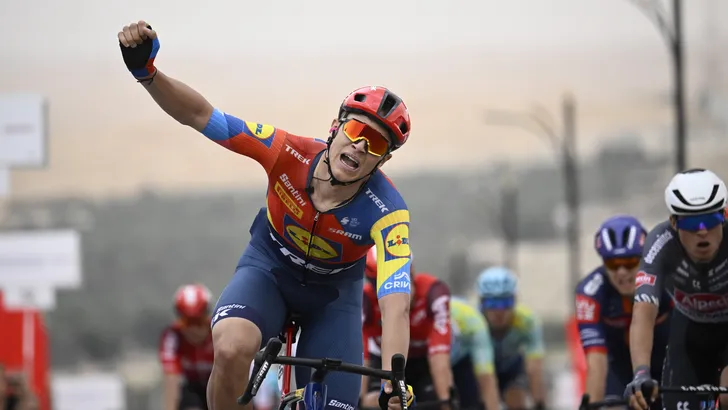 jonathan milan wint in uae tour
