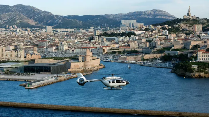 Mercedes-Benz en Airbus bouwen helikopter met interieur van een Maybach