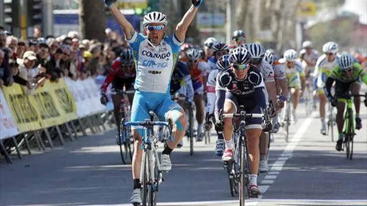Gavazzi snelt naar de winst in Lombardije