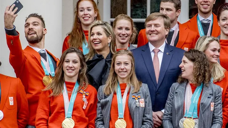 Olympiërs gehuldigd door koninklijk paar