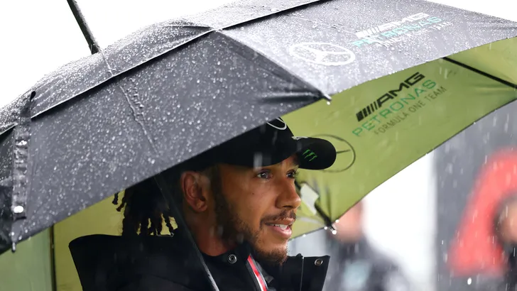 Lewis Hamilton reageert op 'racistische' Piquet: 'Tijd om die archaïsche denkwijzen te veranderen' 