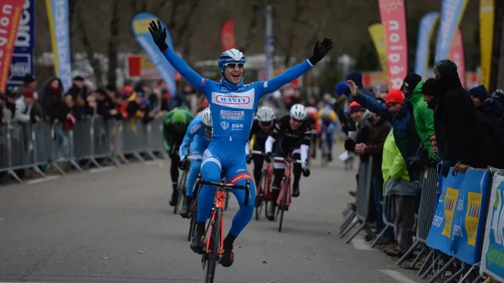 Jans wint barre rit in Bessèges