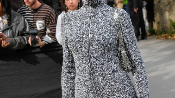 Vrouw met stijlvolle look.