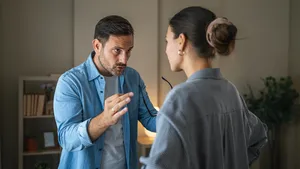 Relatietherapeut onthult: 'Gebruik deze twee woorden nooit tijdens een ruzie'