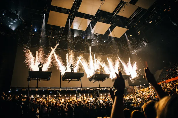 De spectaculaire opening van Kensington in de lucht 