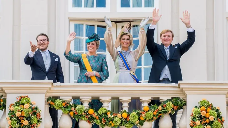 Oranjes: shaken, zweten en zwaaien