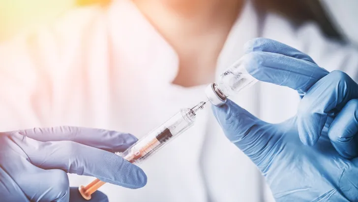 Shocking: vrouw draait door in gebruik tan injections