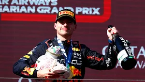 Gesloopte trofee Max Verstappen was handgemaakt en kostte €40.000