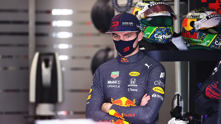 DRS-gate: FIA legt €50.000 boete op aan Verstappen