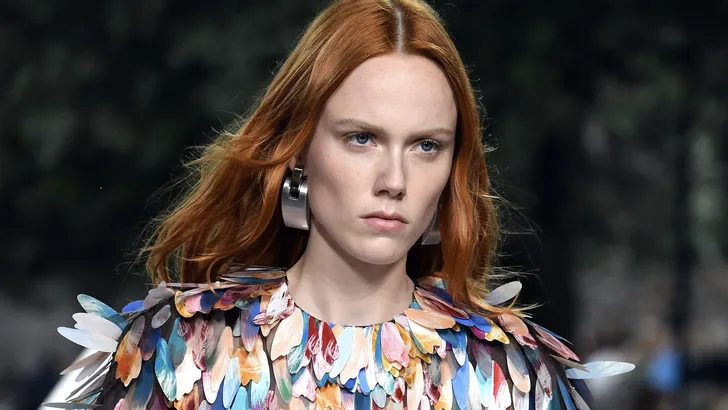 Trend alert! Dit is dé zoete kleur die je dit seizoen overal zult zien