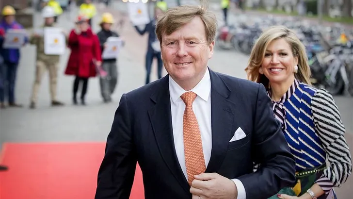 Máxima combineert prints voor Koningsdagconcert