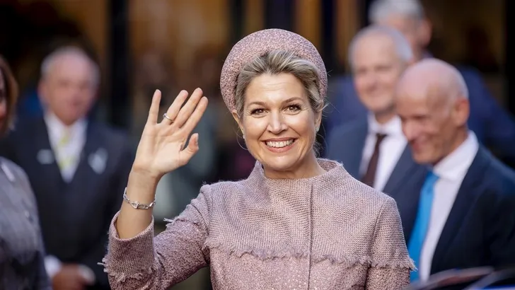 Máxima in mauve te Utrecht