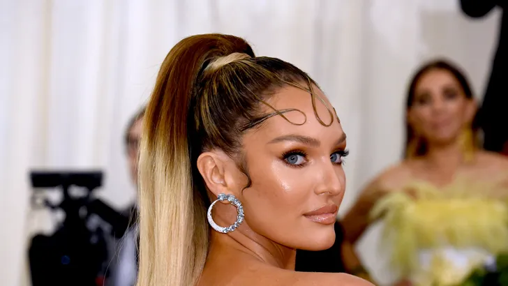Beauty influencers in de ban van dít houtskoolmasker