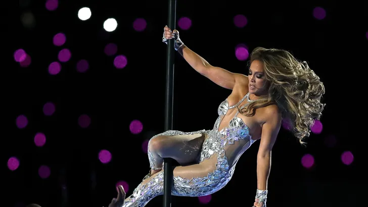 Shakira en J-Lo maken diepe indruk tijdens Super Bowl-show