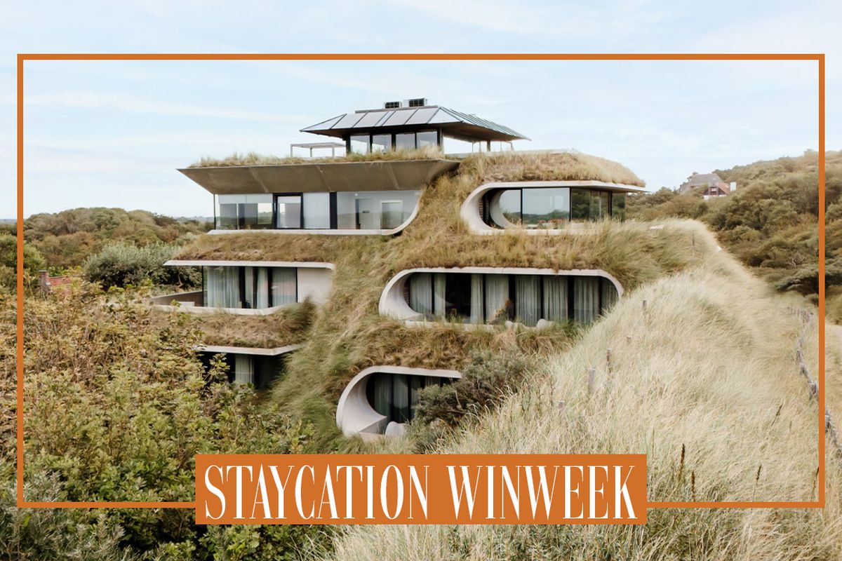 Staycation Winweek: 1x overnachting voor 2 personen in een Duinlodge Large in Duinhotel Tien Torens 