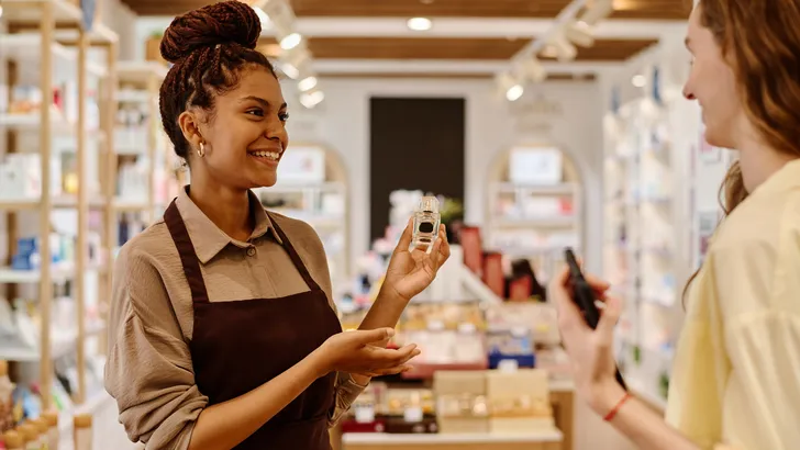 Wat betekent 'chypre' en waar ruikt 'oud' eigenlijk naar? Duik in de wondere wereld van parfums en word je eigen geurexpert!