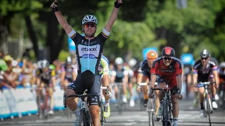 Cavendish opent met zege in Californië