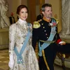 Koningin Mary gaat voor curtain chic bij ontvangst Corps Diplomatique | Beau Monde
