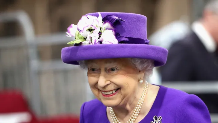Queen grapt over Trump