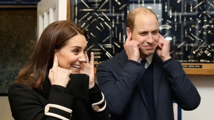 Zien: Kate en William scheuren off-road