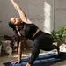 & Other stories lanceert duurzame yogacollectie met The Black Women's Yoga Collective