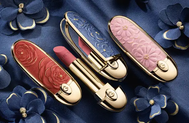 Rouge G van Nona Source X Guerlain | Huls €38, lipstick €44