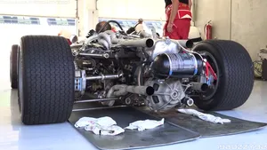 VIDEO: BRM H-16 Formule 1 warmt zich op