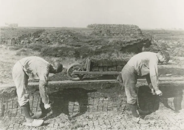 Turfsteken, circa 1910-1920