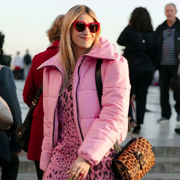 Vrouw met stijlvolle look.