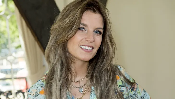 Dionne Slagter maakt docu over borstimplantaten