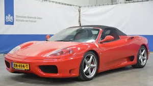 Haal een handgeschakelde Ferrari 360 Spider bij Domeinen