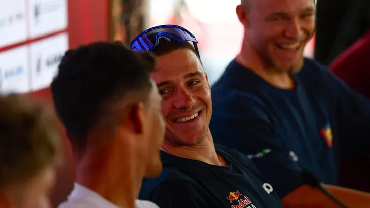 Remco Evenepoel liet dit seizoen al fenomenale dingen zien. In de UAE Tour hoopt hij een volgende stap te zetten. Het doel is duidelijk: niet anders dan de winst telt.