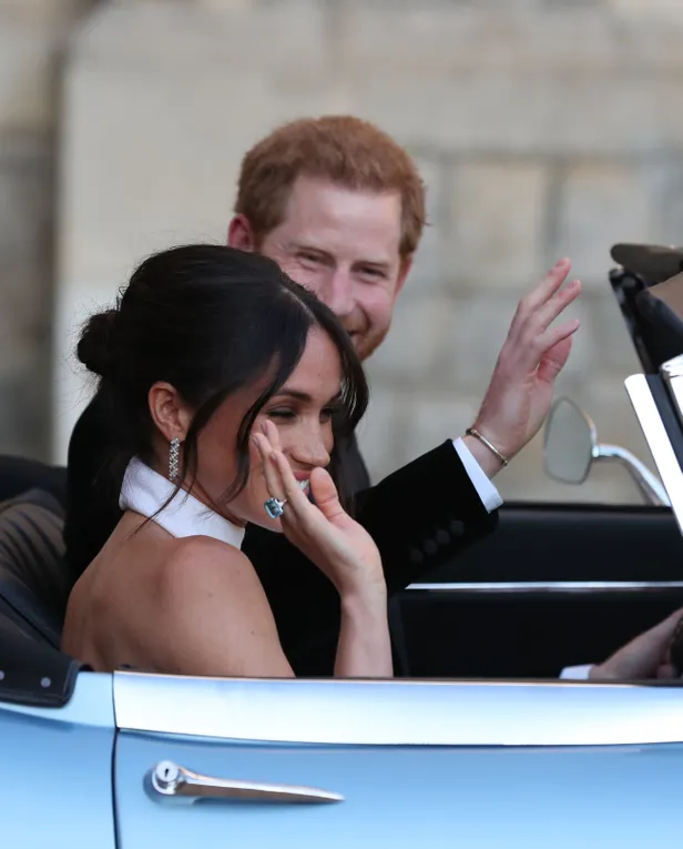 Prins Harry en Meghan Markle royals aquamarijnen sieraden mei 2018.