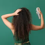 Is droogshampoo eigenlijk slecht voor je haar? 