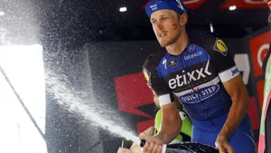 Weer zege voor Etixx in Wallonië: Trentin wint massasprint