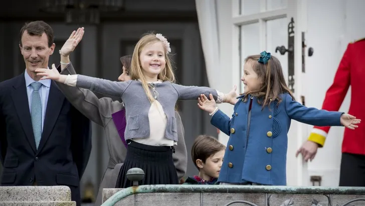 Lichting jonge royals gaat naar school
