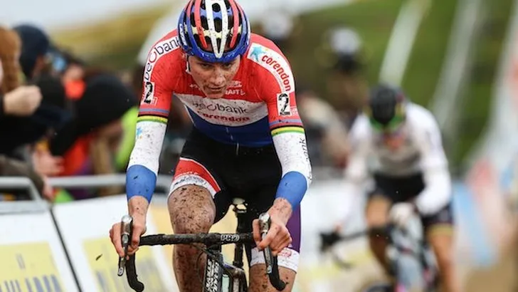 Van der Poel heer en meester in Superprestige Gavere