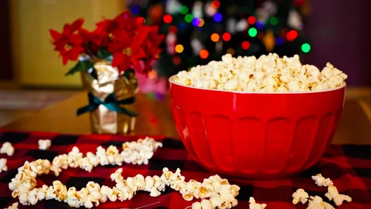 Glühwein en popcorn: 6 x films op Netflix voor de feestdagen