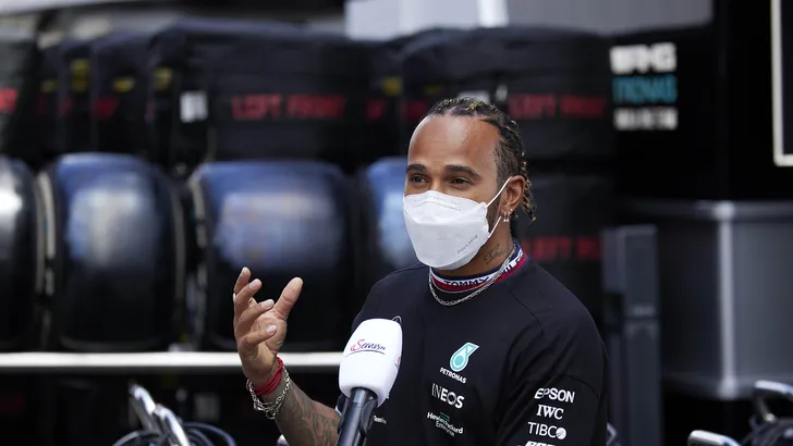 Lewis Hamilton: 'Ik heb er weer zin in door Max Verstappen'
