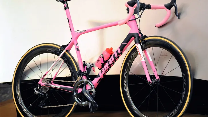 Giant pakt uit met roze TCR Advanced SL voor Tom Dumoulin