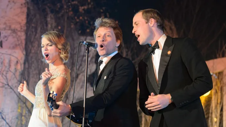 Wil je zien: prins William zingt 'Livin' on a Prayer'