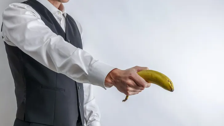Man moet gevangenis in voor overval met banaan