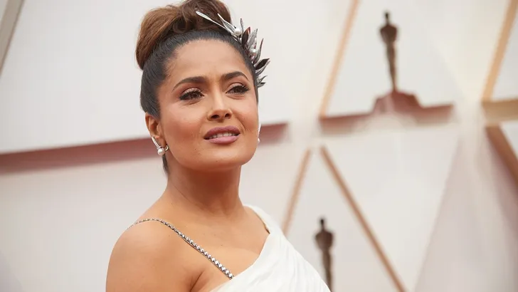 Salma Hayek is 54, fit & fabulous! 