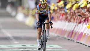 Lotte Kopecky kon de overwinning ruiken in de derde etappe van de Tour de France Femmes, maar stuitte uiteindelijk op een ijzersterke Sigrid Haugset, en haar eigen lichaam.