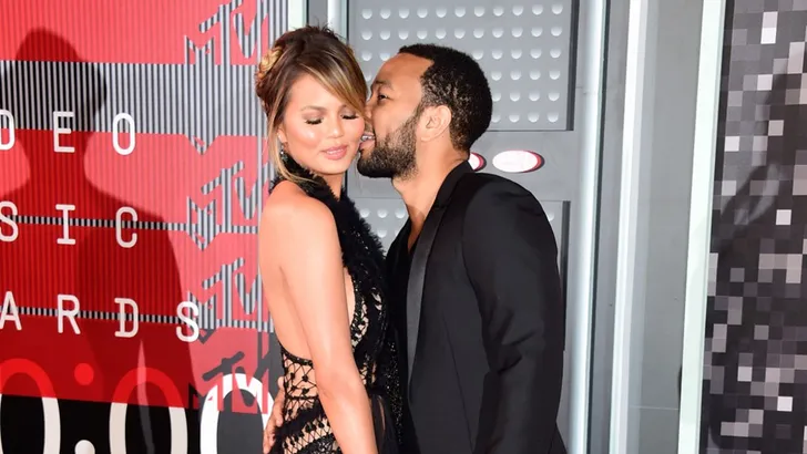 Chrissy Teigen is zwanger!