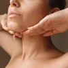 Dermatologen leggen uit: waarom komen haren op je kin altijd op dezelfde plek weer terug? | Nouveau