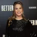 Klaasje Meijer in een zwarte glitterjurk op de premièr van Better Man - zwanger van eerste kindje