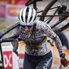 Kastelijn valt uit met zware blessure, Brand wint moddercross in Kortrijk: 'Hoop dat ze het park weer heel krijgen'